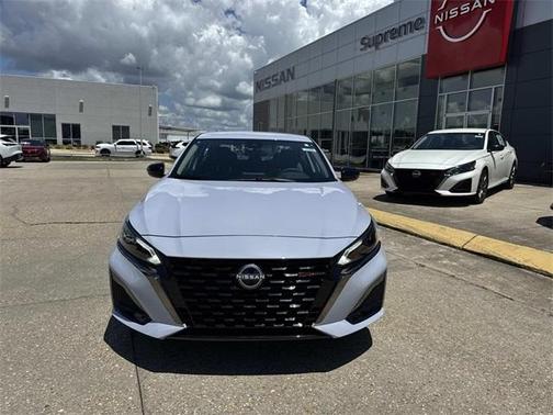 2025 Nissan Altima SR