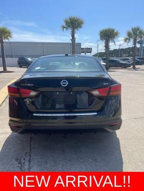 Black 2022 Nissan Altima 2.5 SV