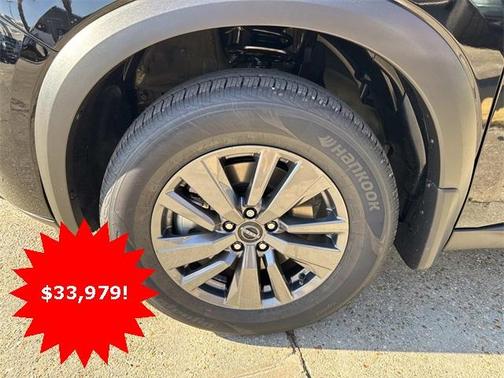 2025 Nissan Pathfinder S