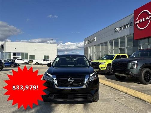 2025 Nissan Pathfinder S