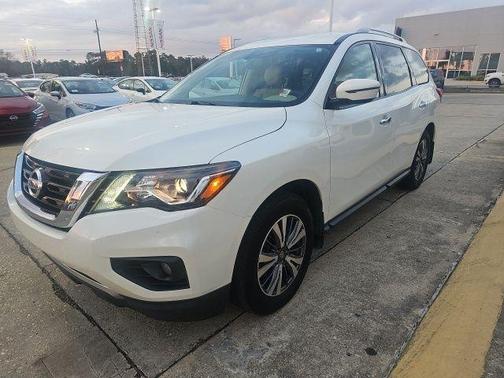 2020 Nissan Pathfinder SV