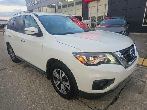 2020 Nissan Pathfinder SV