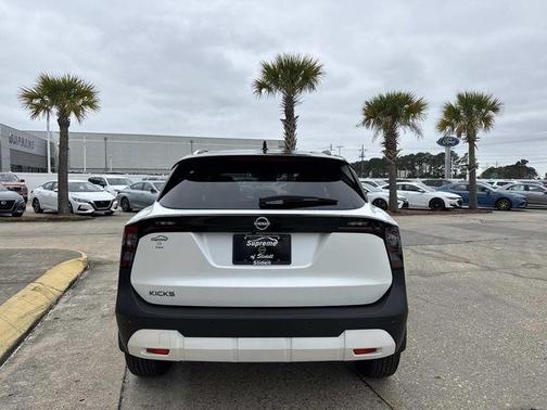 2026 Nissan Kicks SV