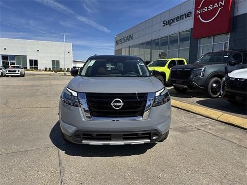 2025 Nissan Pathfinder Platinum