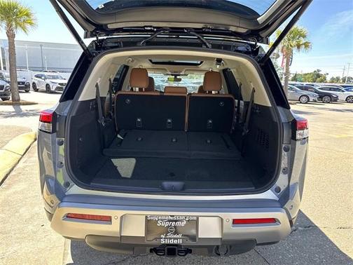 2025 Nissan Pathfinder Platinum