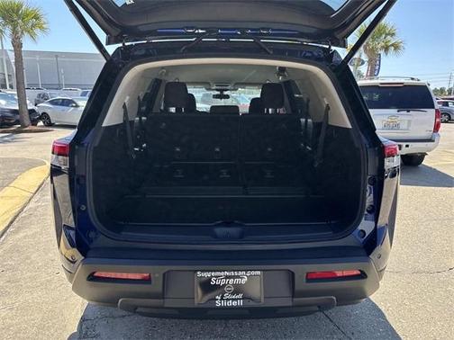 2025 Nissan Pathfinder SV