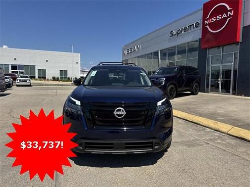 2025 Nissan Pathfinder SV