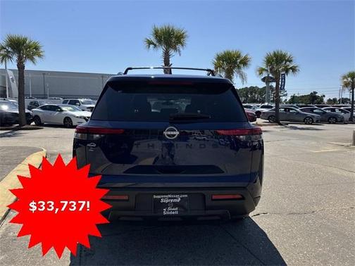 2025 Nissan Pathfinder SV