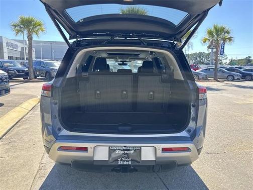 2025 Nissan Pathfinder Platinum