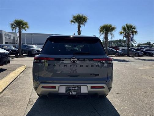 2025 Nissan Pathfinder Platinum