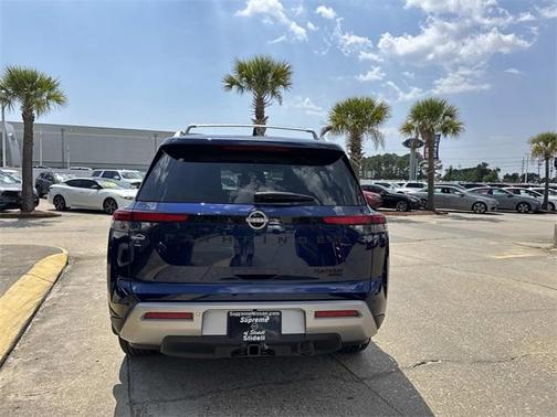 2025 Nissan Pathfinder Platinum