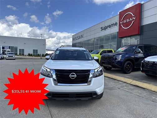 2025 Nissan Pathfinder SV