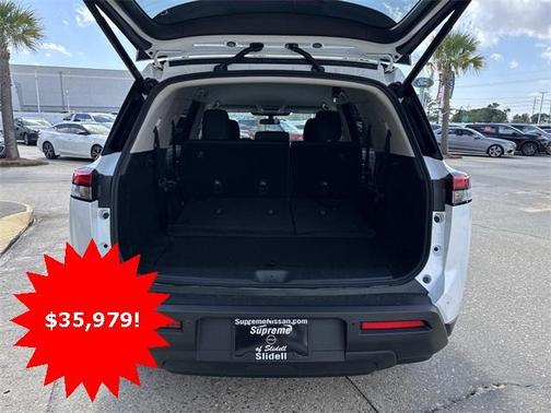 2025 Nissan Pathfinder SV