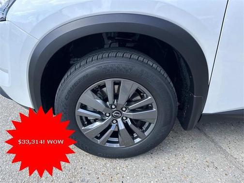 2025 Nissan Pathfinder SV