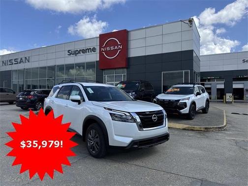 2025 Nissan Pathfinder SV