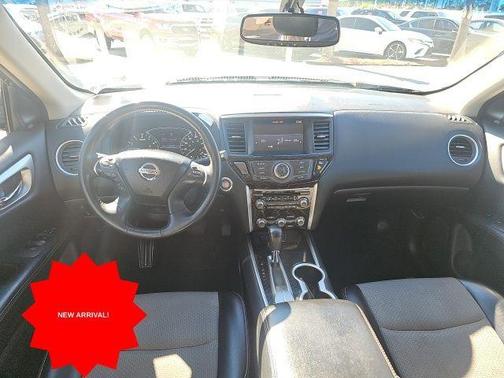 2020 Nissan Pathfinder SV