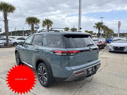 2026 Nissan Pathfinder Platinum