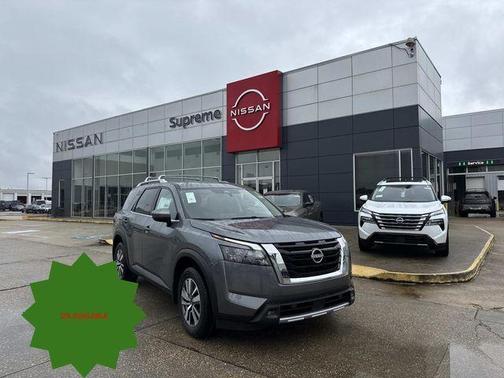 2025 Nissan Pathfinder SL