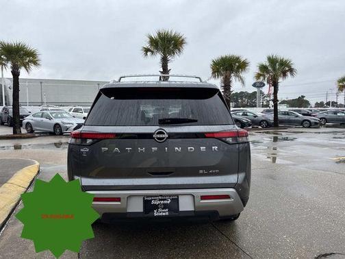 2025 Nissan Pathfinder SL