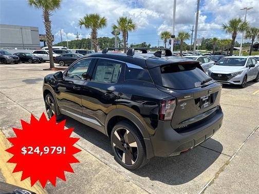 2025 Nissan Kicks SR