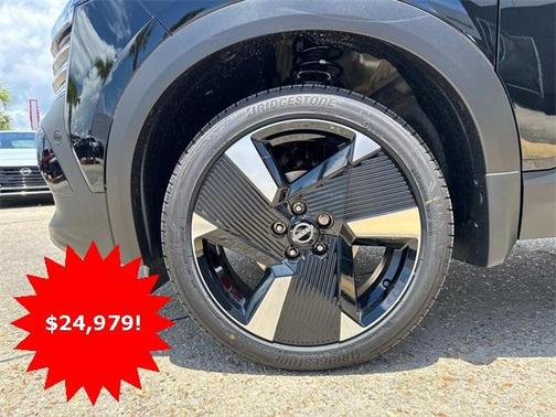 2025 Nissan Kicks SR