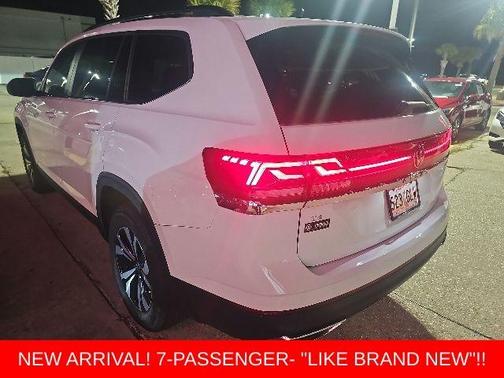 Pure White 2025 Volkswagen Atlas 2.0T SE