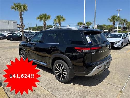 2025 Nissan Pathfinder Platinum