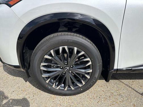 White / Black 2026 Nissan Rogue Platinum