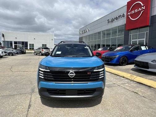 2t Ice Blk Roof 2026 Nissan Kicks SR