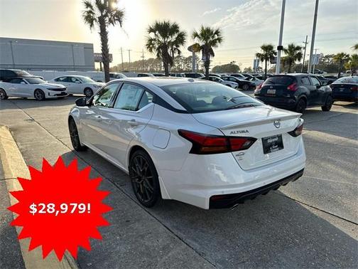 2025 Nissan Altima SR