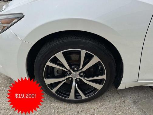 White 2018 Nissan Maxima 3.5 Platinum