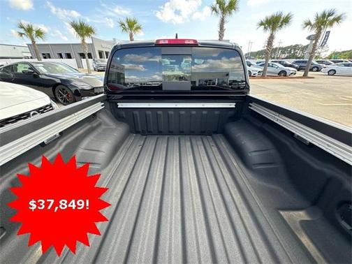 2025 Nissan Frontier SL