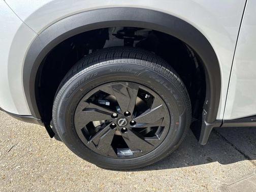 Everest White P 2026 Nissan Rogue SV