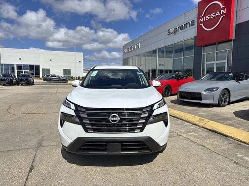 Everest White P 2026 Nissan Rogue SV