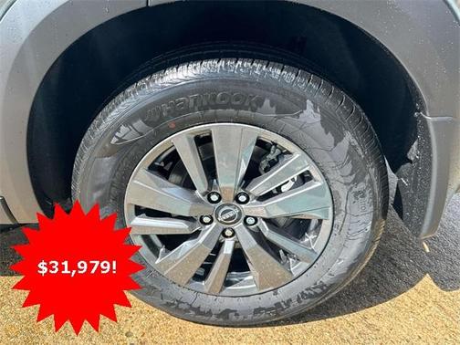 2025 Nissan Pathfinder S