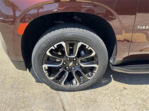 2023 Chevrolet Suburban LS