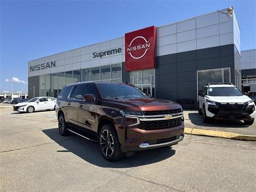 2023 Chevrolet Suburban LS