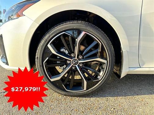 2025 Nissan Altima SR