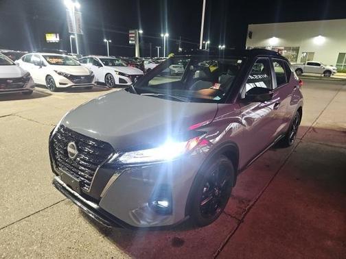 2023 Nissan Kicks SR