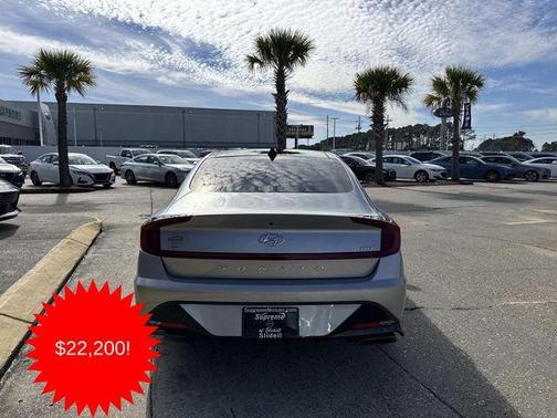 Shimmering Silver Pearl 2022 Hyundai SONATA SEL Plus