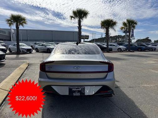 Shimmering Silver Pearl 2022 Hyundai SONATA SEL Plus