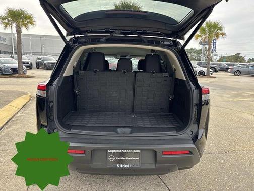 2025 Nissan Pathfinder SV