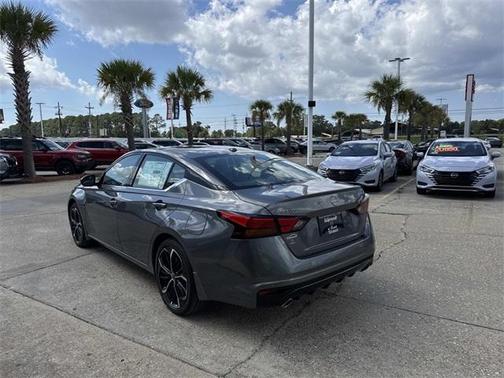 2025 Nissan Altima SR