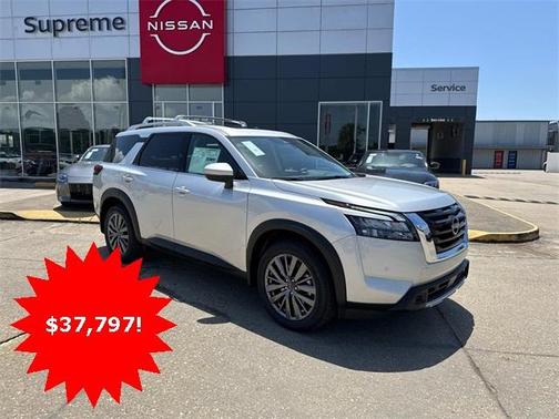 2025 Nissan Pathfinder SL