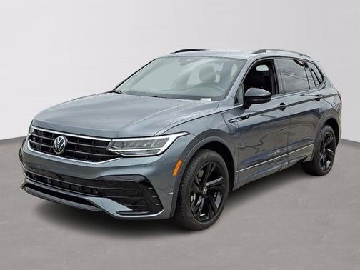 Platinum Gray Metallic 2024 Volkswagen Tiguan 2.0T SE R-LINE BLACK