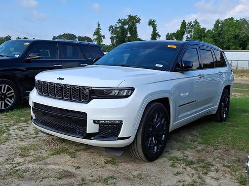 Bright White Clearcoat 2023 Jeep Grand Cherokee SUMMIT