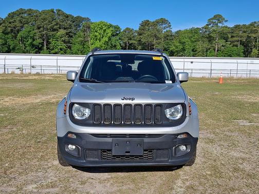 Glacier Metallic 2018 Jeep Renegade LATITUDE