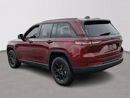 Maroon 2025 Jeep Grand Cherokee LAREDO
