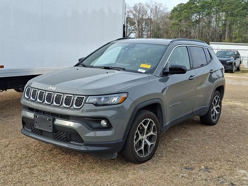 2024 Jeep Compass LATITUDE