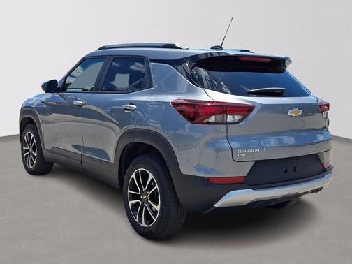 Silver 2025 Chevrolet Trailblazer LT